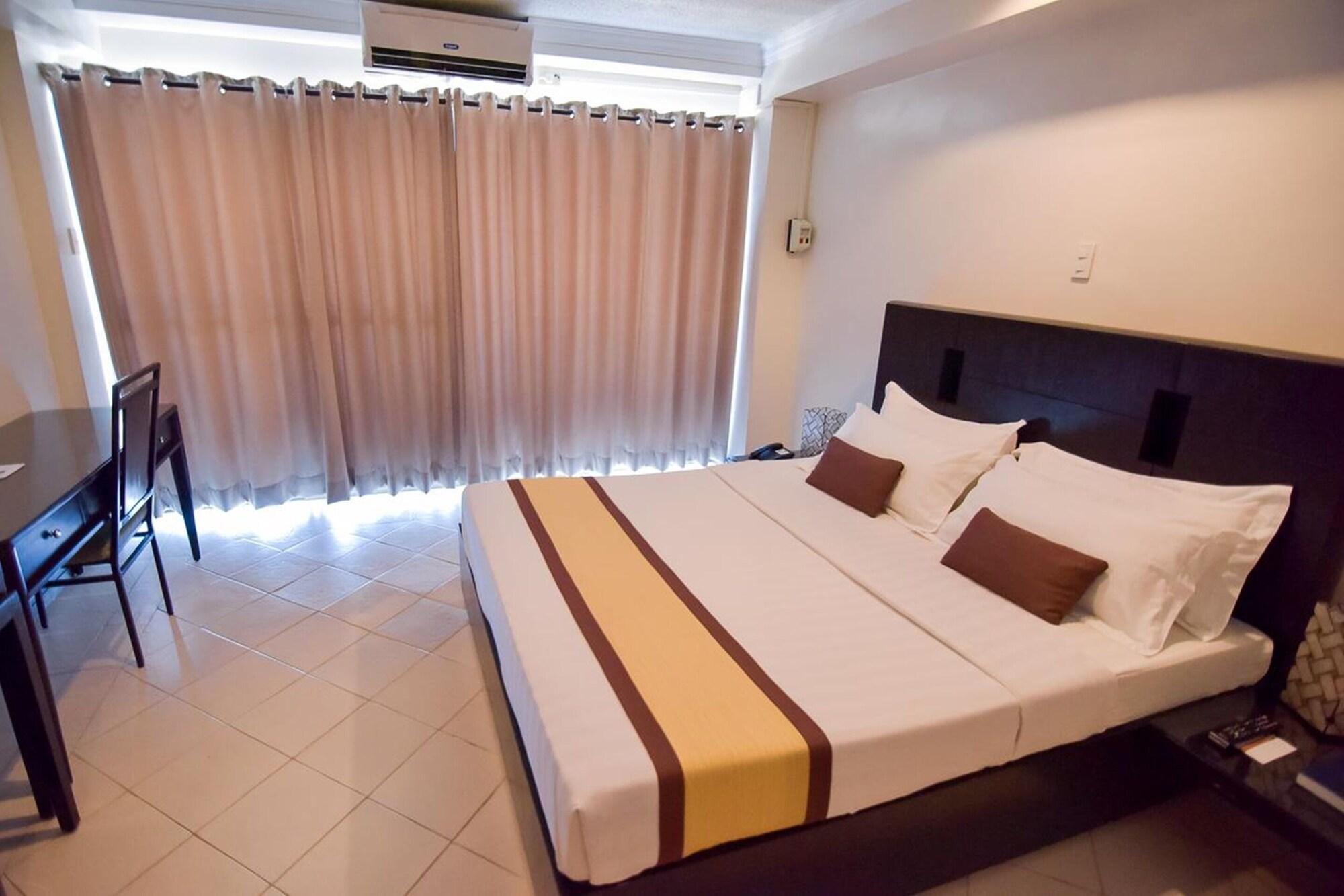 Hotel Tavern Суригао Екстериор снимка