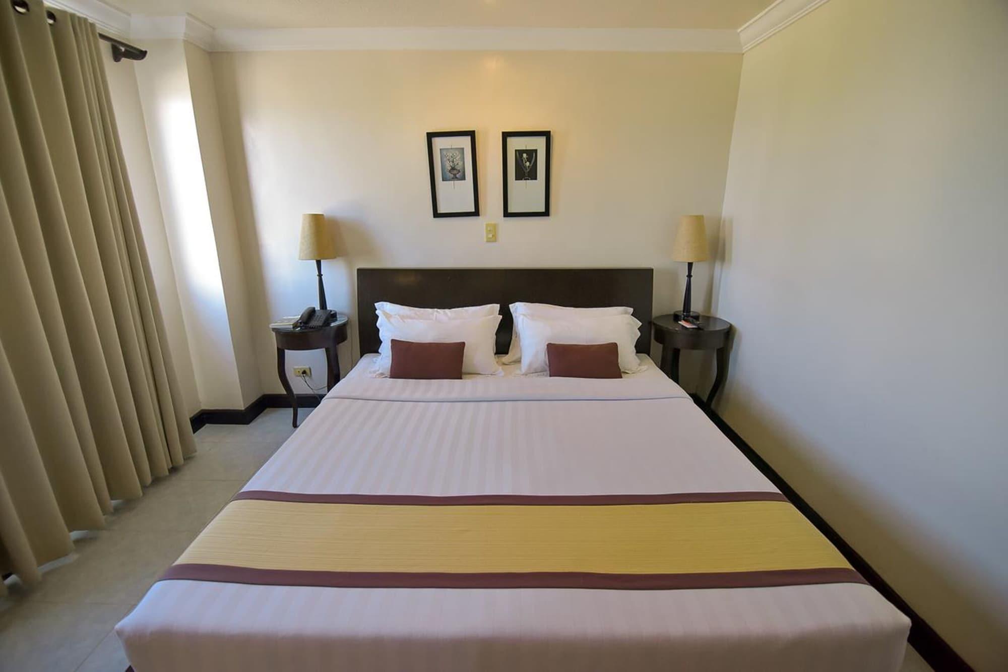 Hotel Tavern Суригао Екстериор снимка
