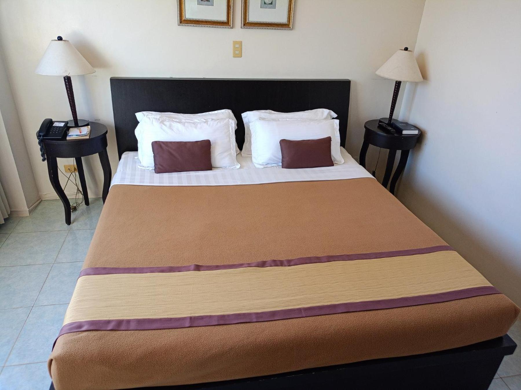 Hotel Tavern Суригао Екстериор снимка