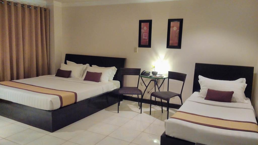 Hotel Tavern Суригао Екстериор снимка