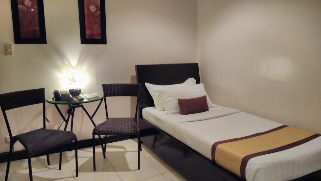 Hotel Tavern Суригао Екстериор снимка
