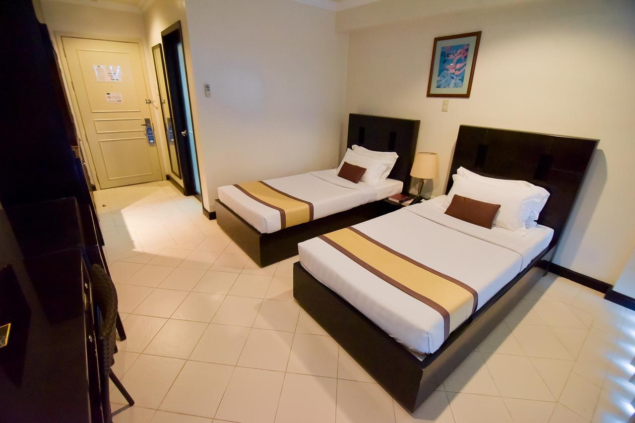 Hotel Tavern Суригао Екстериор снимка